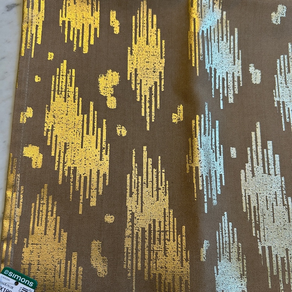 Table Runner by Simons - Picture 3 of 8
